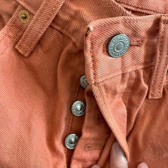 Levi’s orange destroyed shorts - Picture 7 of 7